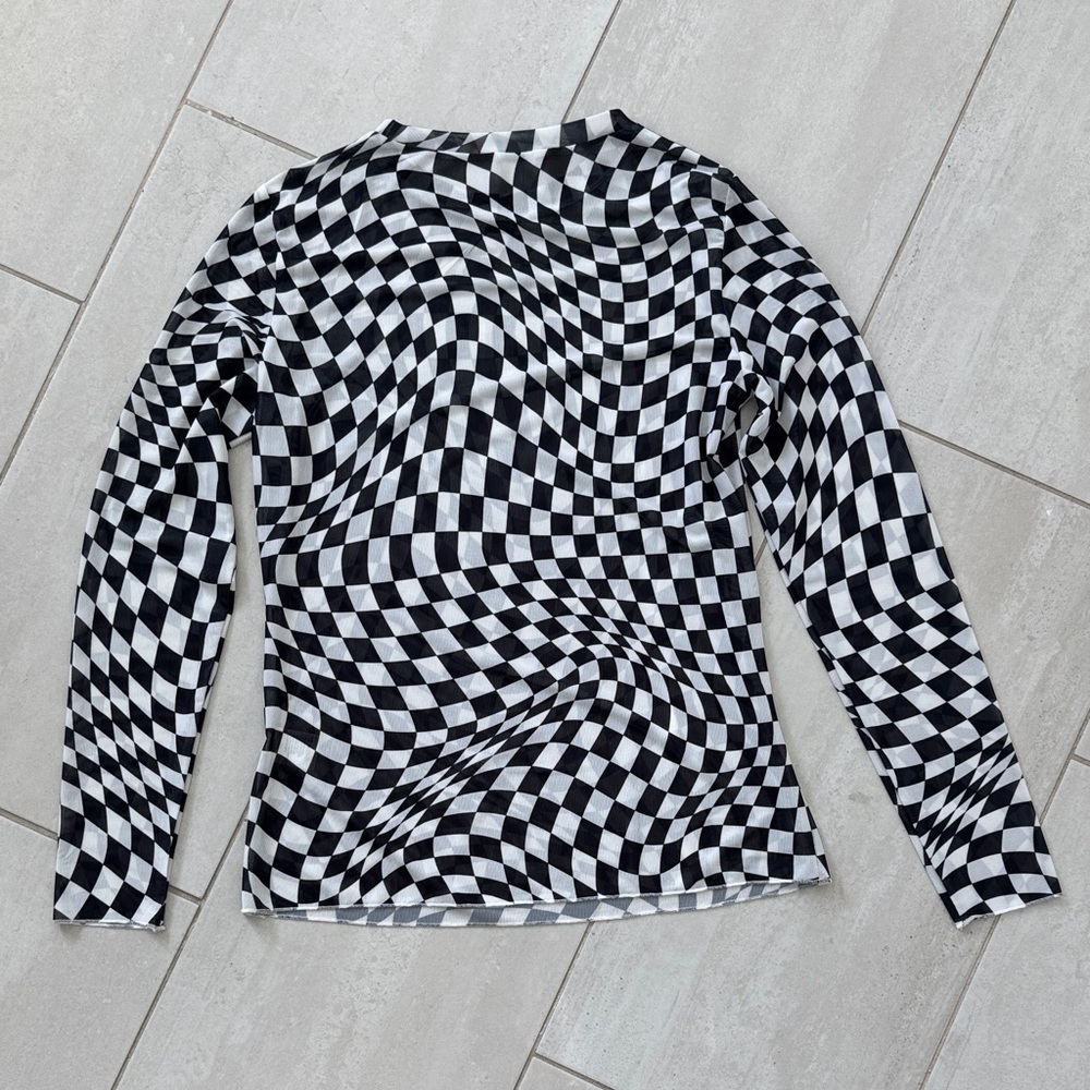 Black and White Checkered Mesh Long Sleeve Shirt - Picture 4 of 4